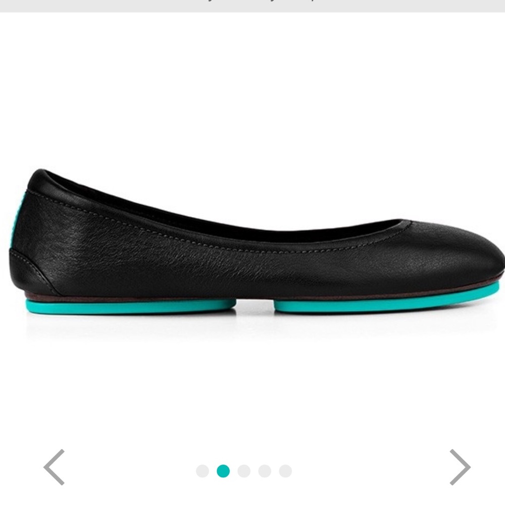BNWT Matte Black Tieks Sz 7